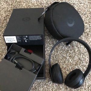 Beats Solo Wireless headphones  — Black